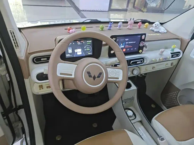 Wuling Hongguang Mini EV — Фото автомобиля 10