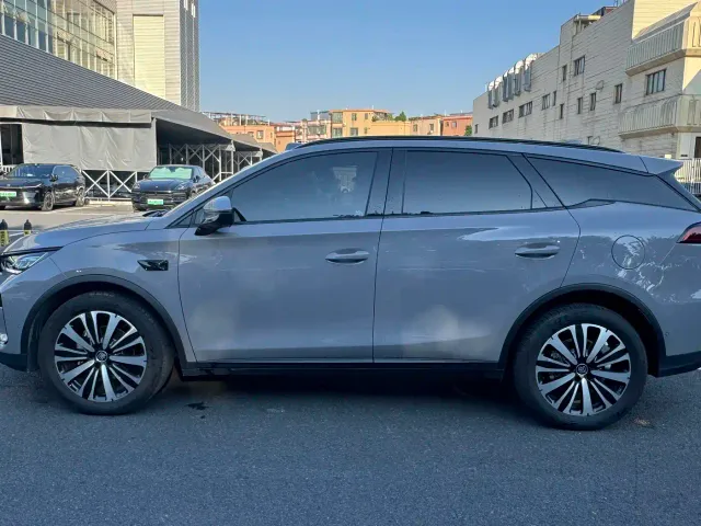 BYD Tang — Фото автомобиля 3