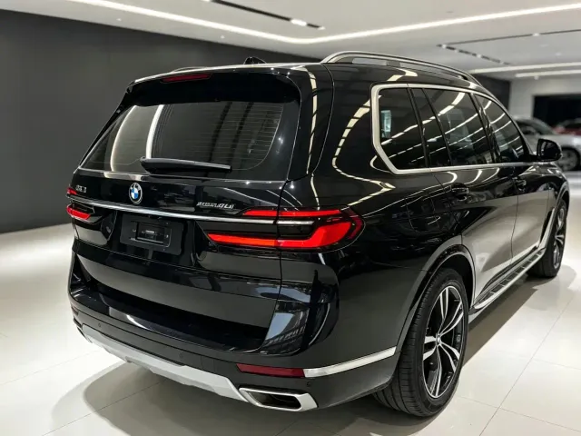 BMW X7 — Фото автомобиля 4
