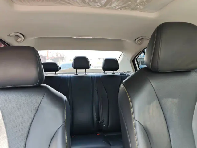 Roewe i5 — Фото автомобиля 11