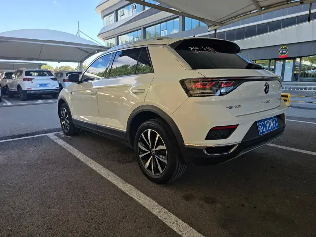 Volkswagen T-Roc — Фото автомобиля 22