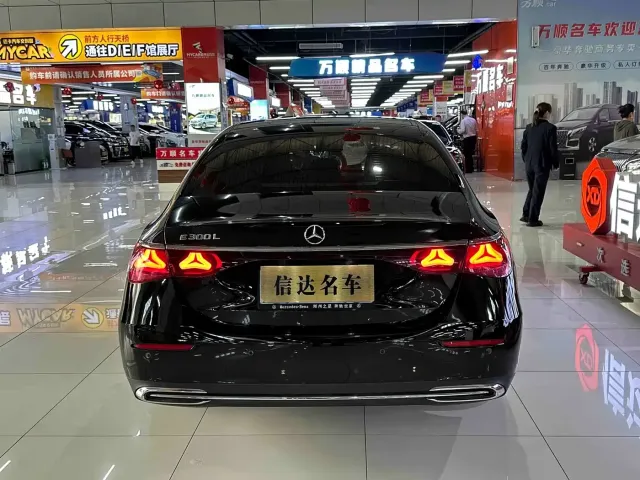 Mercedes-Benz E-Class — Фото автомобиля 18