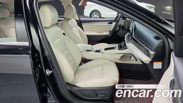 Hyundai Grandeur (New) Hybrid — Фото автомобиля 16