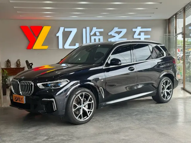 Фотография автомобиля — BMW X5