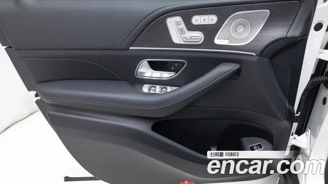 Mercedes-Benz GLE-Class — Фото автомобиля 12