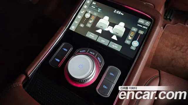 Genesis G90 — Фото автомобиля 24