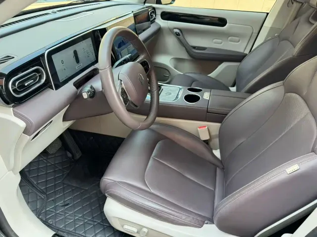 Leapmotor C11 — Фото автомобиля 4