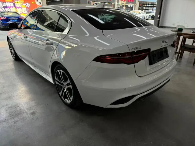 Jaguar XEL — Фото автомобиля 16