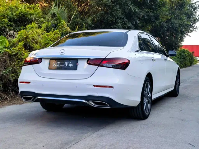 Mercedes-Benz E-Class — Фото автомобиля 7