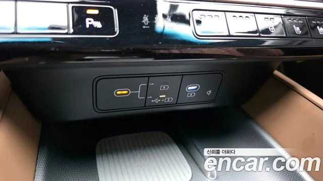 Hyundai Grandeur Grandeur (GN7) — Фото автомобиля 24