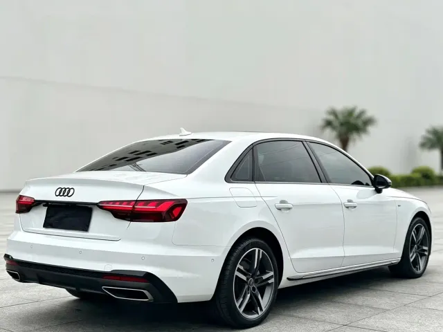 Audi A4L — Фото автомобиля 6