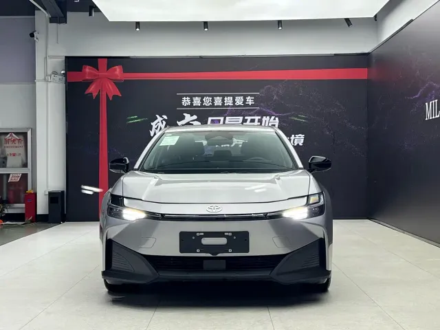 Toyota bZ3 — Фото автомобиля 2