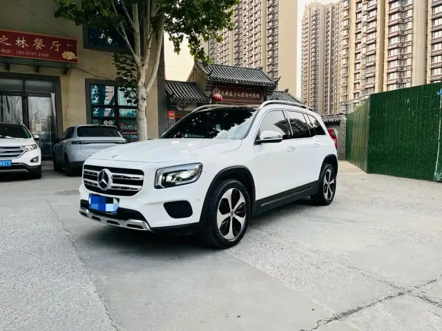 Фотография автомобиля — Mercedes-Benz GLB-Class