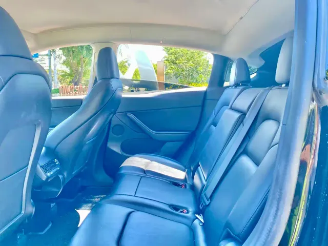 Tesla Model Y — Фото автомобиля 6