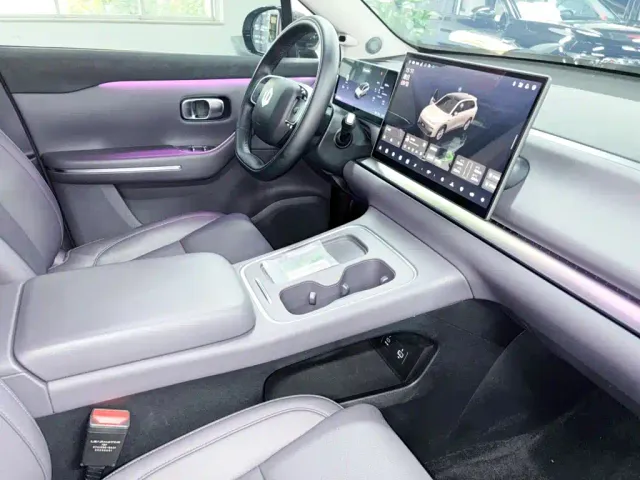 Leapmotor C10 — Фото автомобиля 22