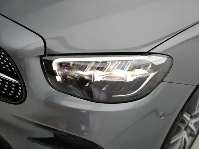 Mercedes-Benz E-Class — Фото автомобиля 22