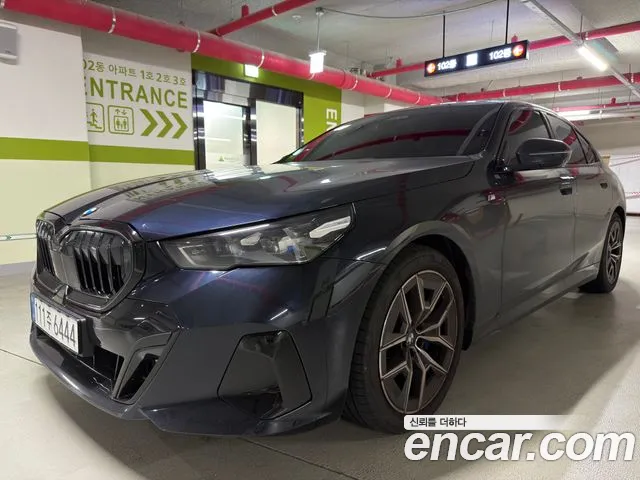 BMW 5-Series — Фото автомобиля 4