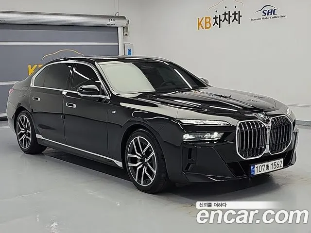 BMW 7 Series G70 — Фото автомобиля 4