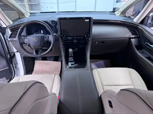 Toyota Alphard — Фото автомобиля 12