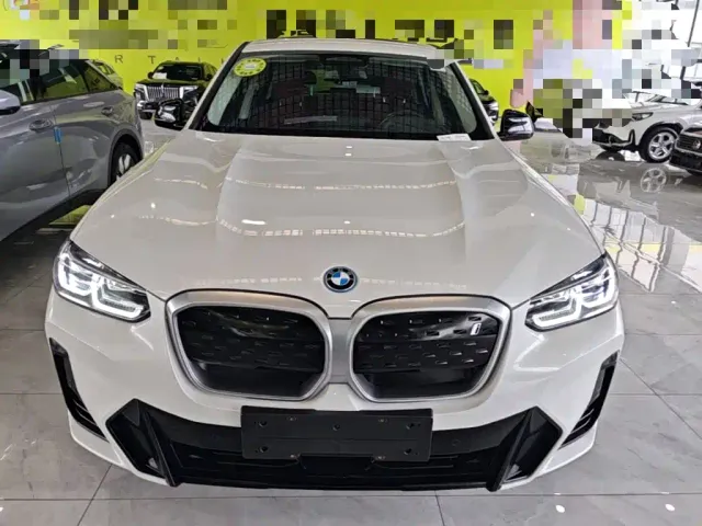 BMW iX3 — Фото автомобиля 2