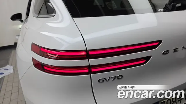 Genesis GV70 2.5T Бензин AWD — Фото автомобиля 21