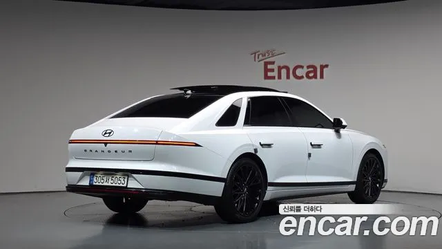 Фотография автомобиля — Hyundai Grandeur GN7