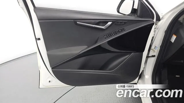 Kia Niro The All New Niro Prestige — Фото автомобиля 24