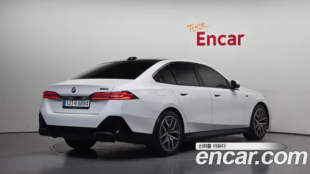 BMW 5 Series G60 — Фото автомобиля 2
