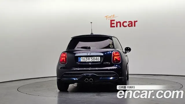 Mini Cooper — Фото автомобиля 4