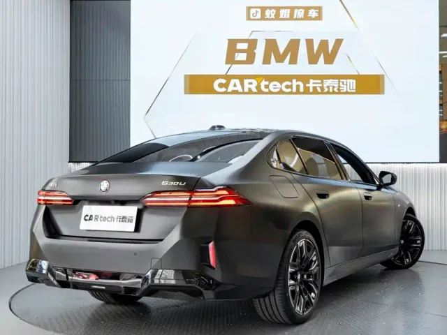 BMW BMW 5 Series 2026 BMW 530Li Year of the Horse Edition — Фото автомобиля 7