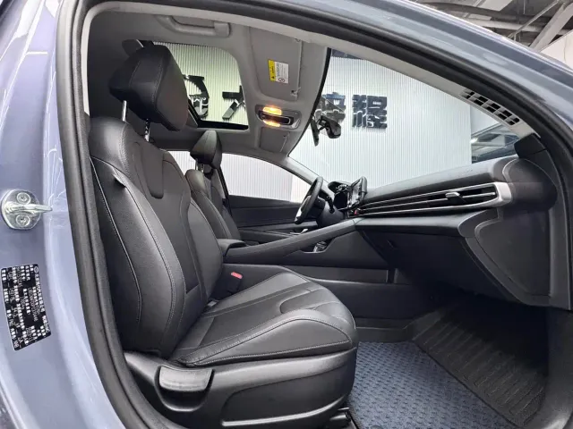 Hyundai Elantra — Фото автомобиля 11