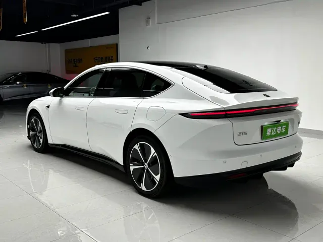 Nio ET5 — Фото автомобиля 7