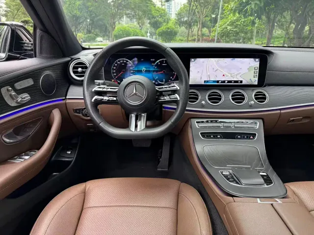 Mercedes-Benz E-Class — Фото автомобиля 11