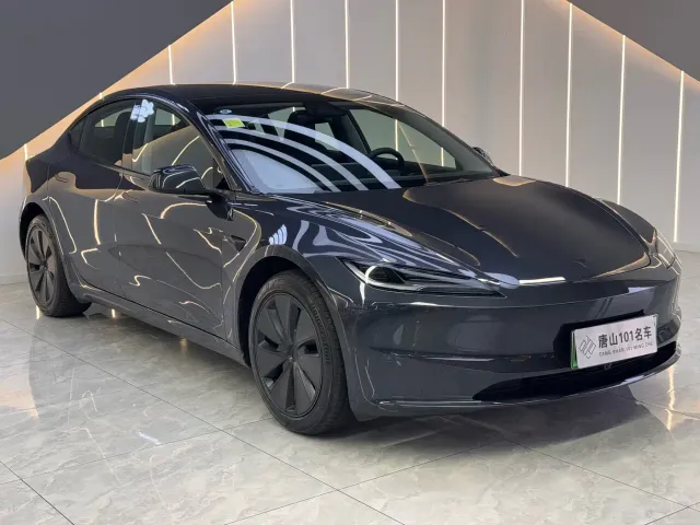 Tesla Model 3 — Фото автомобиля 3
