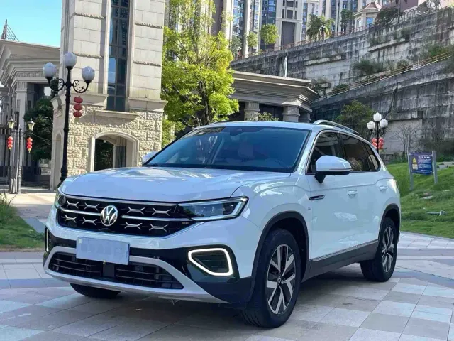 Фотография автомобиля — Volkswagen Tayron