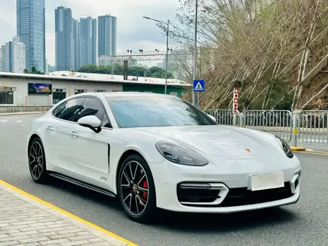 Porsche Panamera — Фото автомобиля 3
