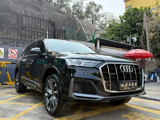 Audi Q7 — Фото автомобиля 5