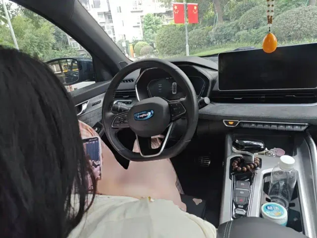 Geely Xingrui — Фото автомобиля 11