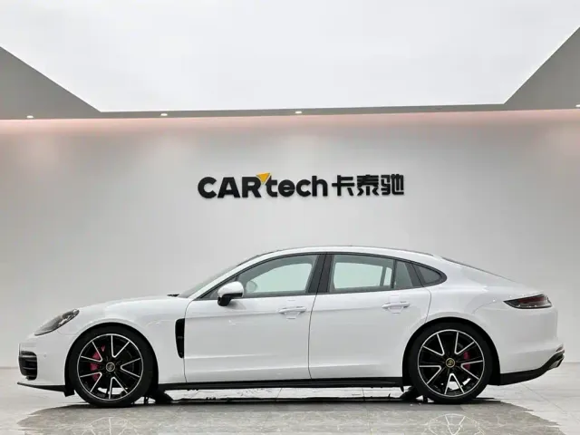 Porsche Panamera — Фото автомобиля 2
