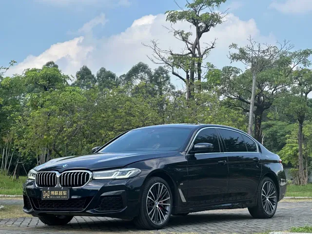 Фотография автомобиля — BMW 5 Series