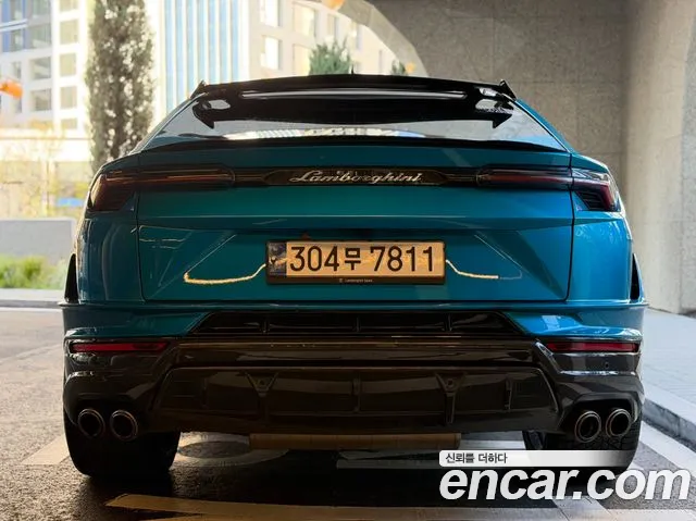 Lamborghini Urus — Фото автомобиля 4
