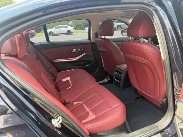 BMW 3 Series — Фото автомобиля 7