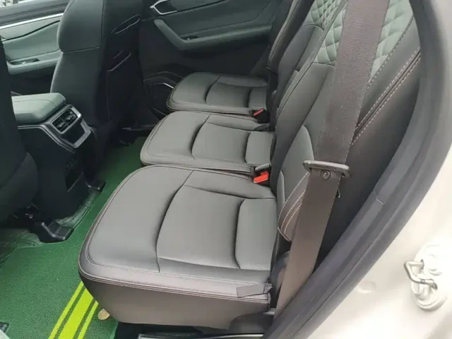 Geely Haoyue L — Фото автомобиля 16