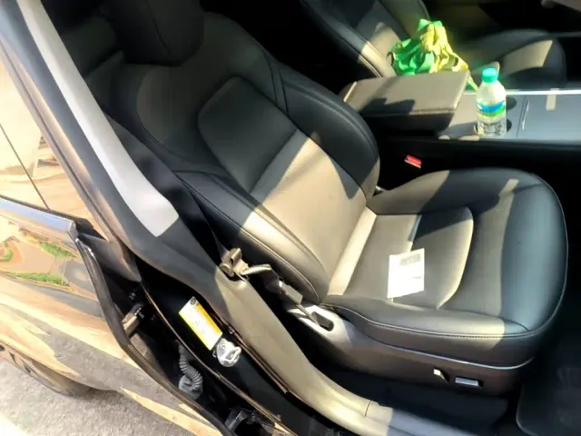 Tesla Model Y — Фото автомобиля 24