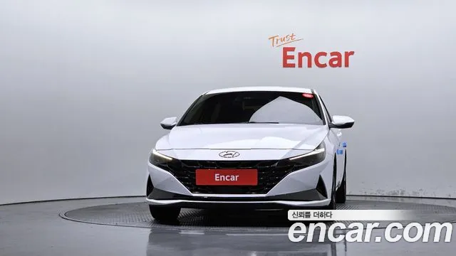 Hyundai Avante — Фото автомобиля 3