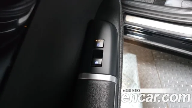 Hyundai Grandeur Grandeur (GN7) 2.5 Бензин 2WD — Фото автомобиля 18