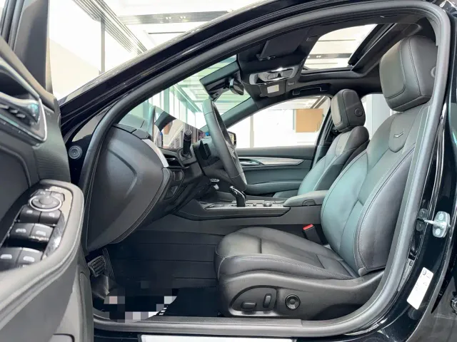 Cadillac CT5 — Фото автомобиля 5