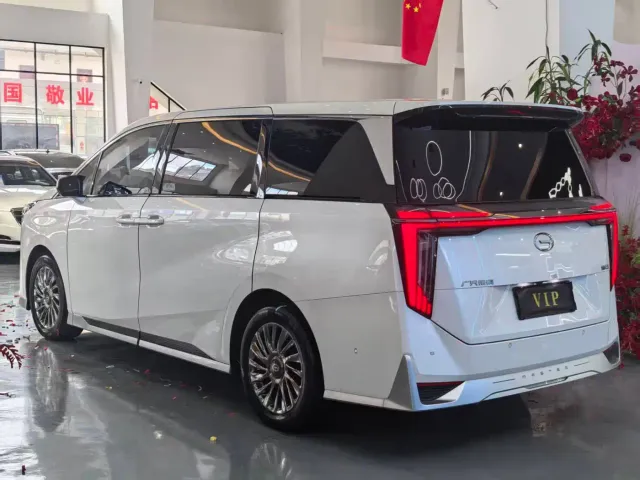 GAC Trumpchi M8 — Фото автомобиля 7