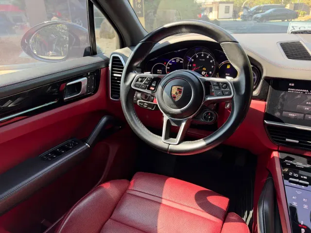 Porsche Cayenne — Фото автомобиля 6