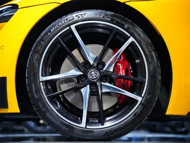 Toyota Supra — Фото автомобиля 2